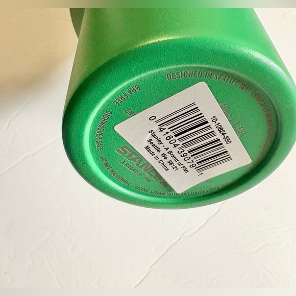 Stanley Quencher H2.0 Tumbler in Green 40oz - Picture 7 of 7